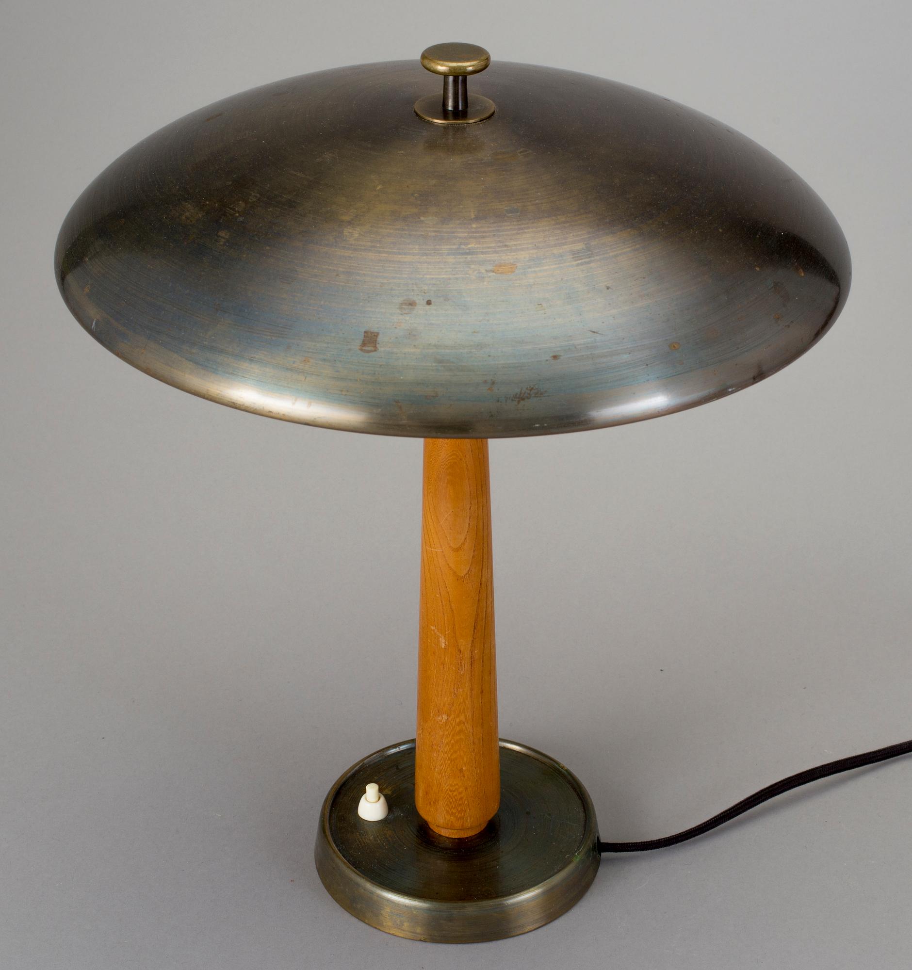 BORDSLAMPA, 1940-tal.
