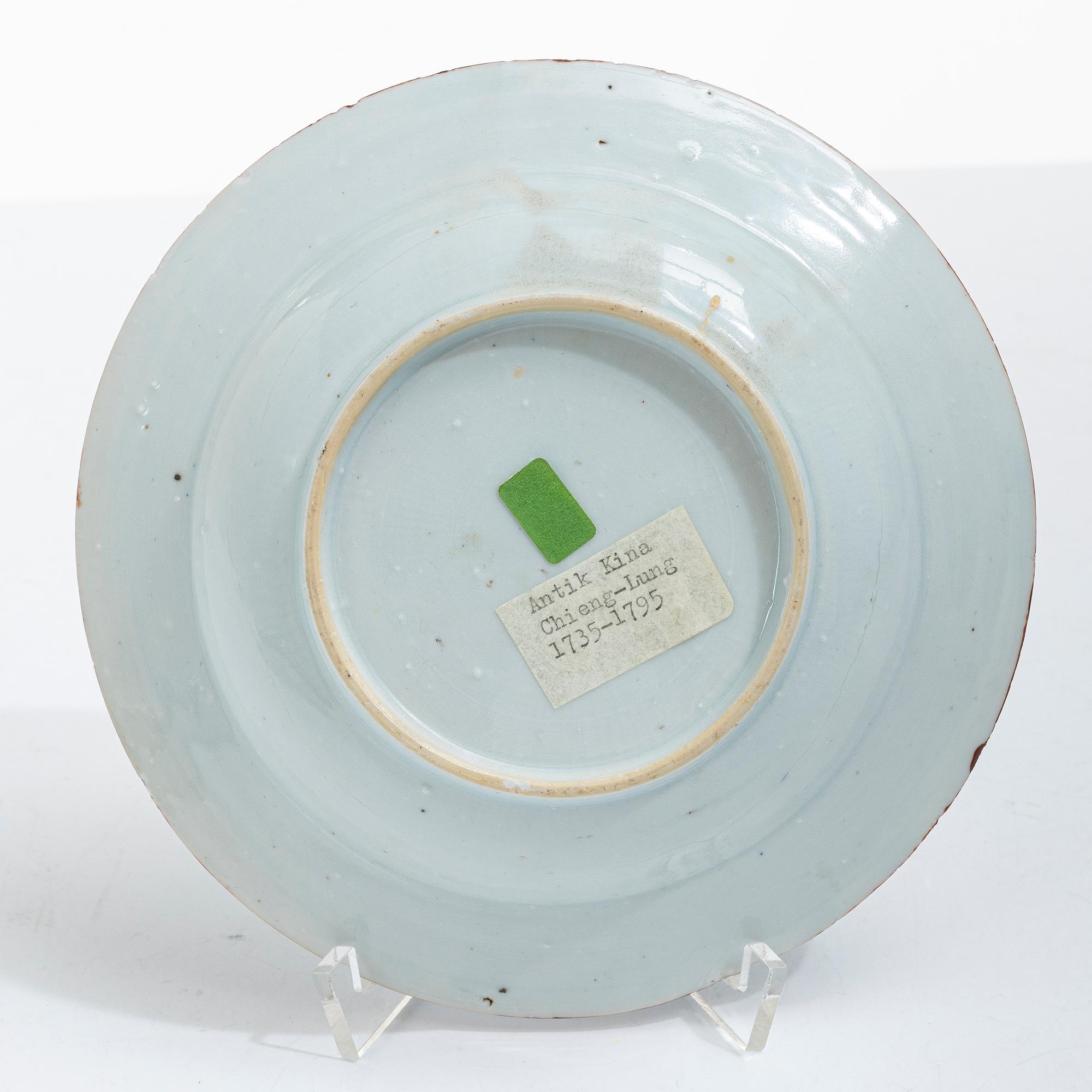 Bärtallrikar, 3 st, exportporslin, Kina, Qingdynatin 1700-tal.