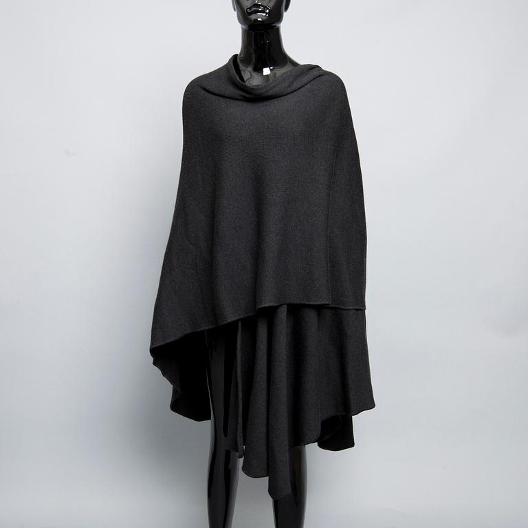 CAPE, Yves Saint Laurent.