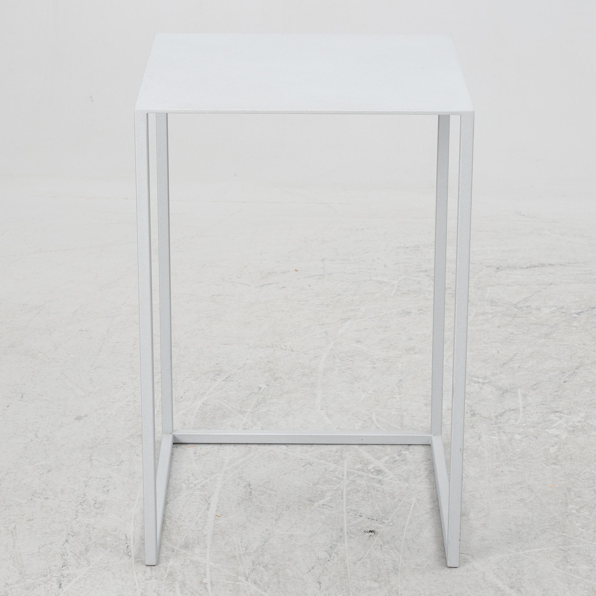 Piero Lissoni, coffee table, "Note", Cassina, Italy.