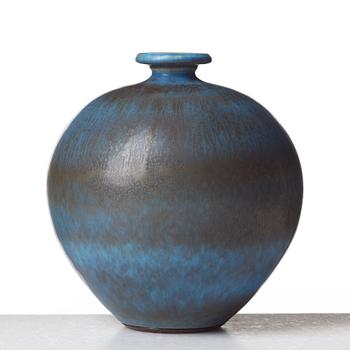 Berndt Friberg, a stoneware vase, Gustavsberg studio, Sweden 1973.