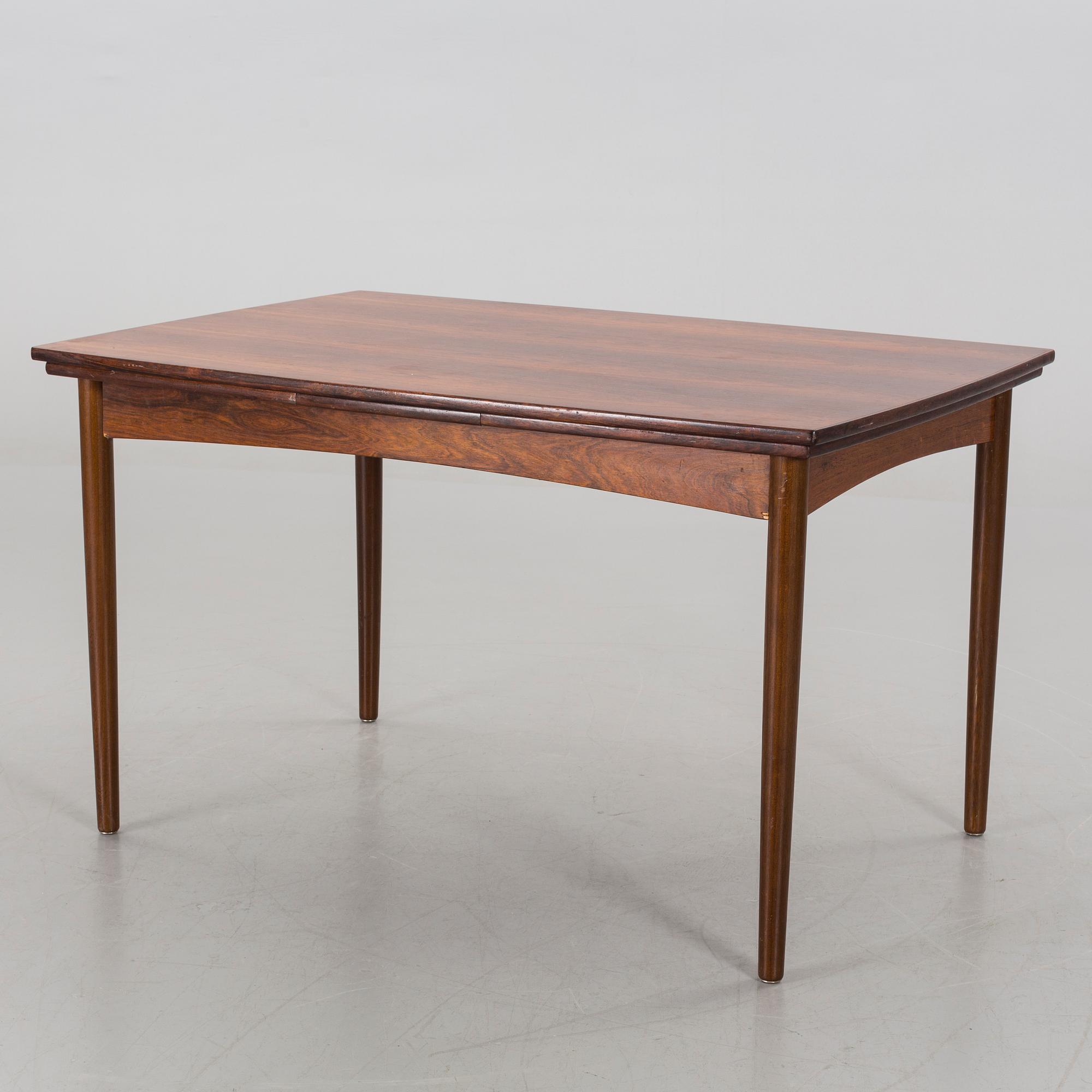 A 7 PIECES DINNER TABLE SET. TABLE  "Amagerbo Michael Olsen ".