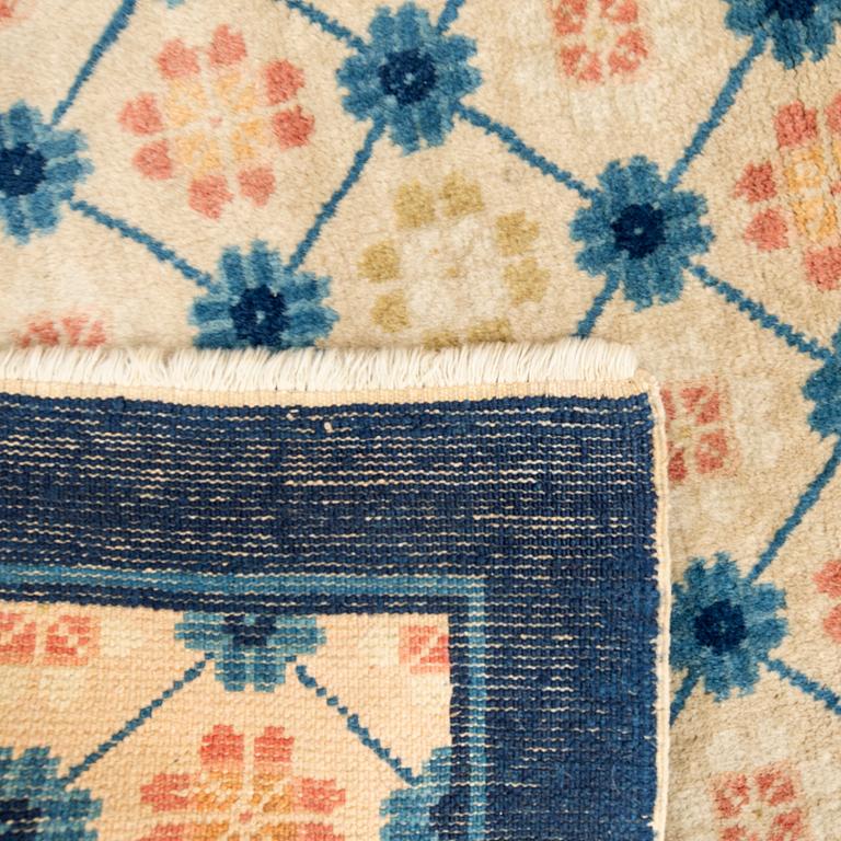 Carpet, antique, China, approx. 215 x 126 cm.