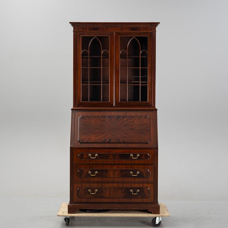 Skrivskåp med vitrinöverdel,  1900-talets andra hälft.