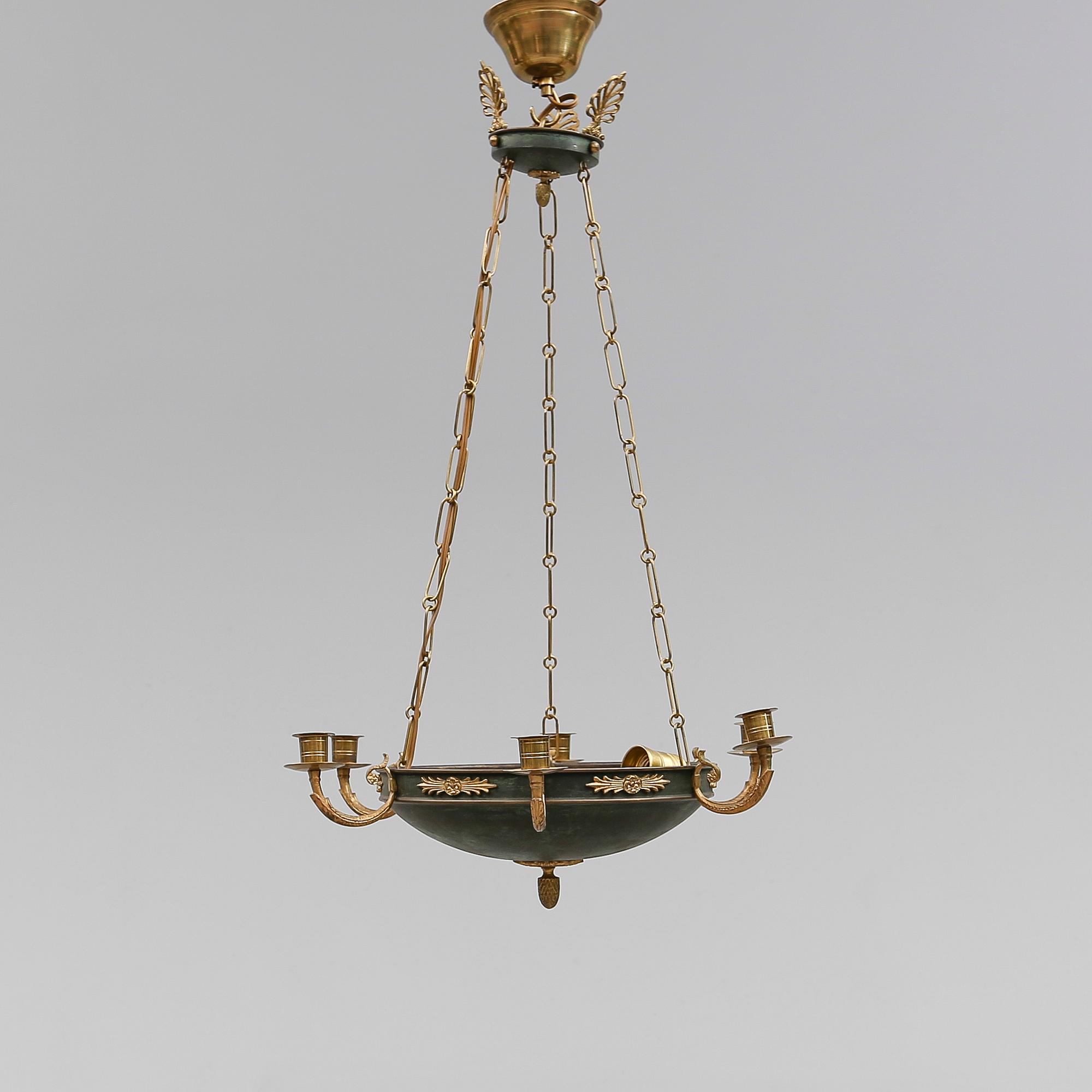 AMPEL, empirestil, mässing, 1900-talets andra hälft. Höjd ca 13 cm.