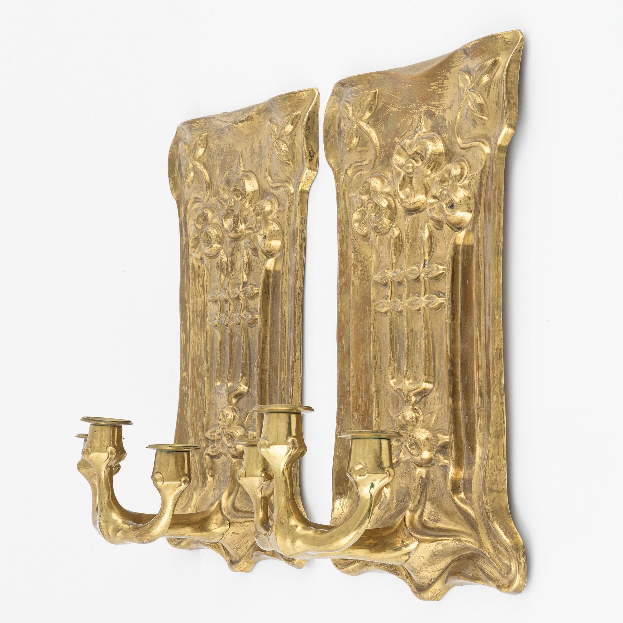 A pair Art Nouveau wall sconces, around the year 1900.