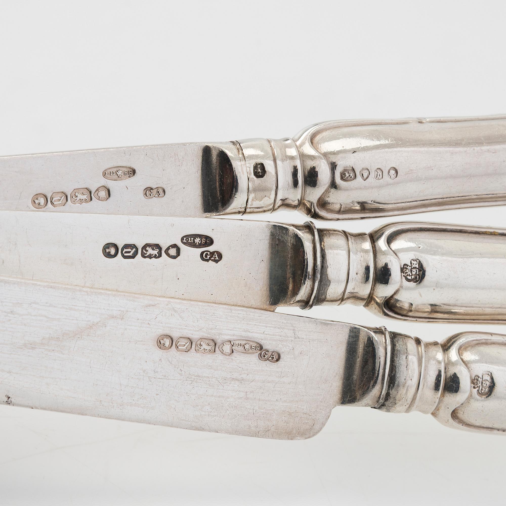 John Samuel Hunt, haarukoita ja veitsiä, 12 kpl, sterlinghopeaa, Lontoo 1859, venäläiset tuontileimat 1882-1898.