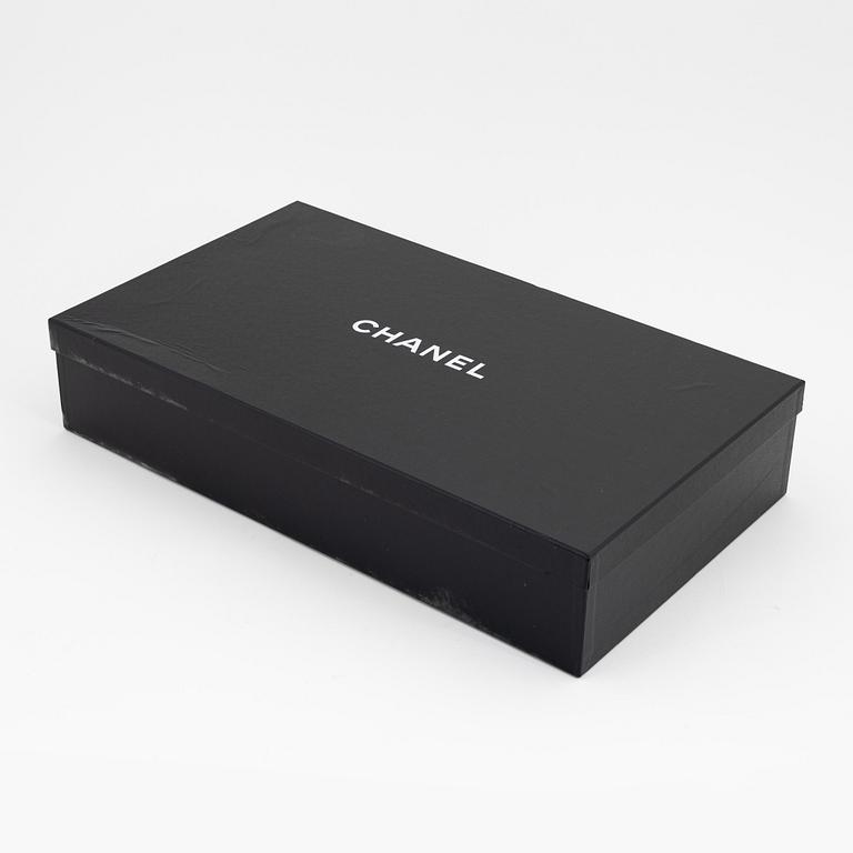 Chanel, a pair of leather boots, Fall/Winter 2020, size 37 1/2.