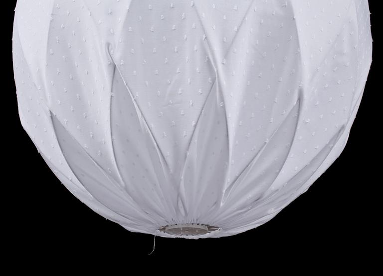 TAKLAMPA, "Pia", Tore Ahlsén, 1900-talets andra hälft. Höjd 60 cm.