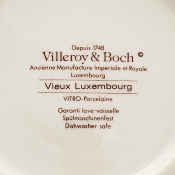 A porcelain service, 31 pieces, "Vieux Luxembourg", Germany, later half of the 20th century.