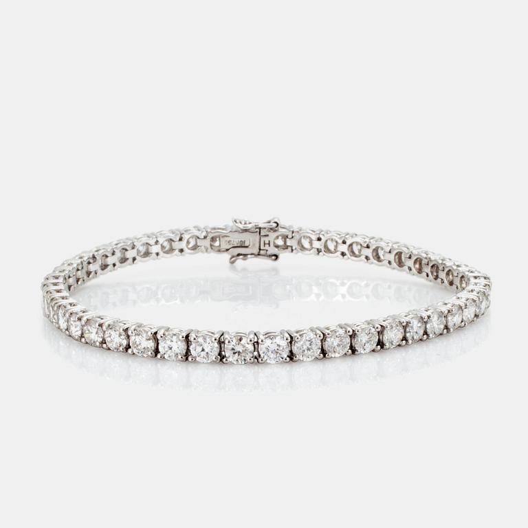 ARMBAND med 44 briljantslipade diamanter totalt ca 7.73 ct. Kvalitet ca G-H/VS-SI.