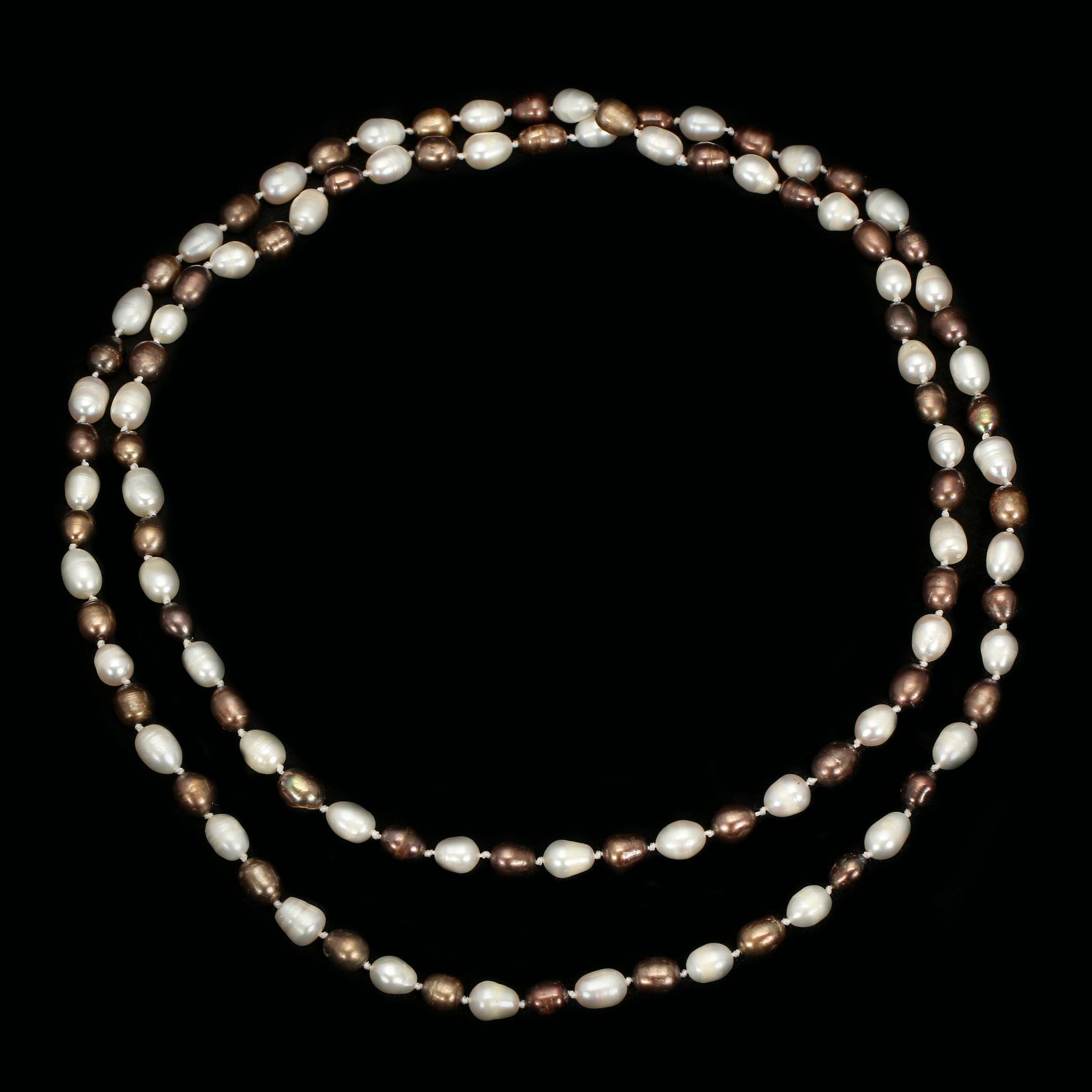 COLLIER, odlade sötvattenspärlor.