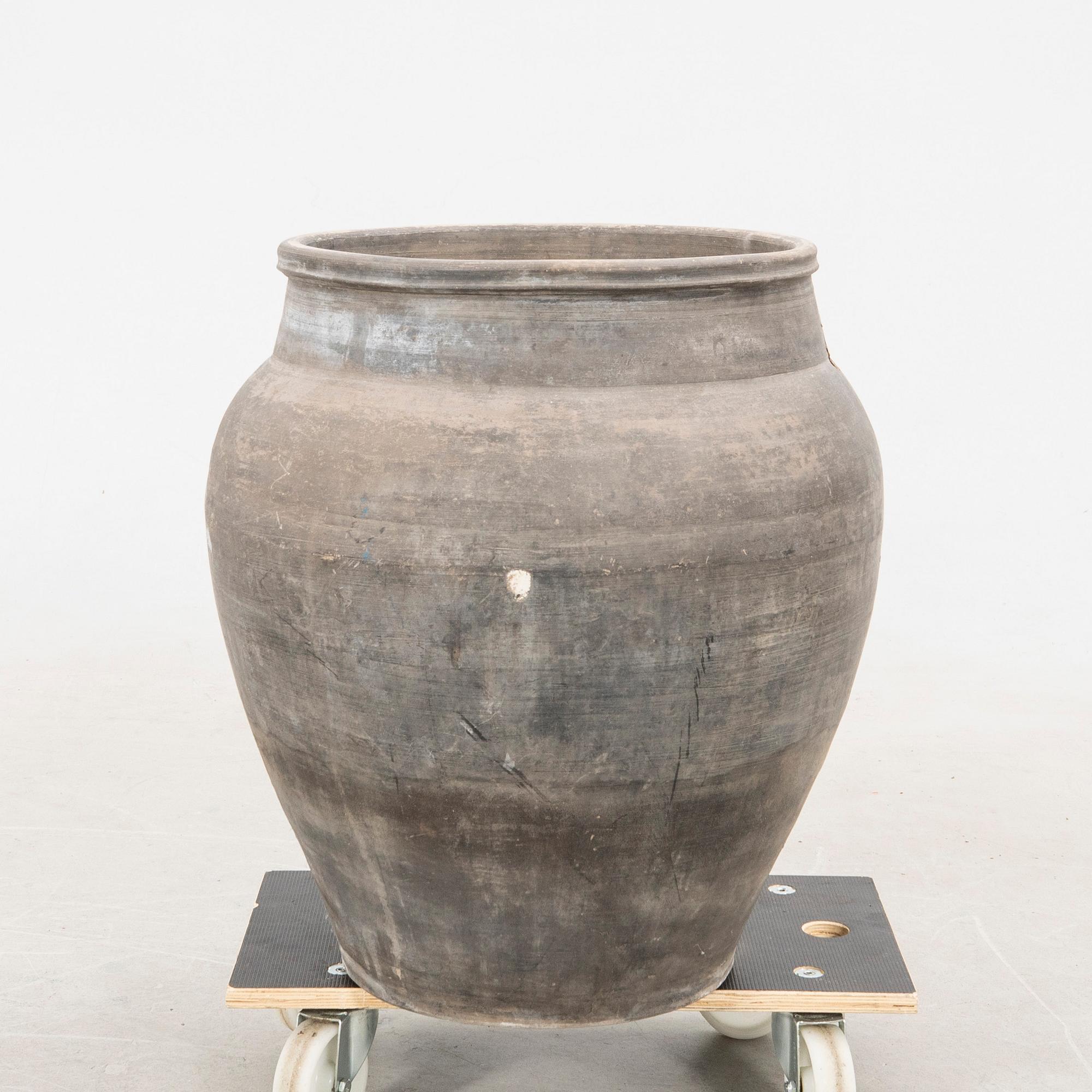 Trädgårds/ golvurna, keramik.