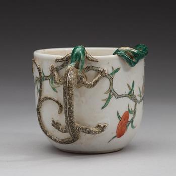 An enamelled cup, Qing dynasty, 19th Century.