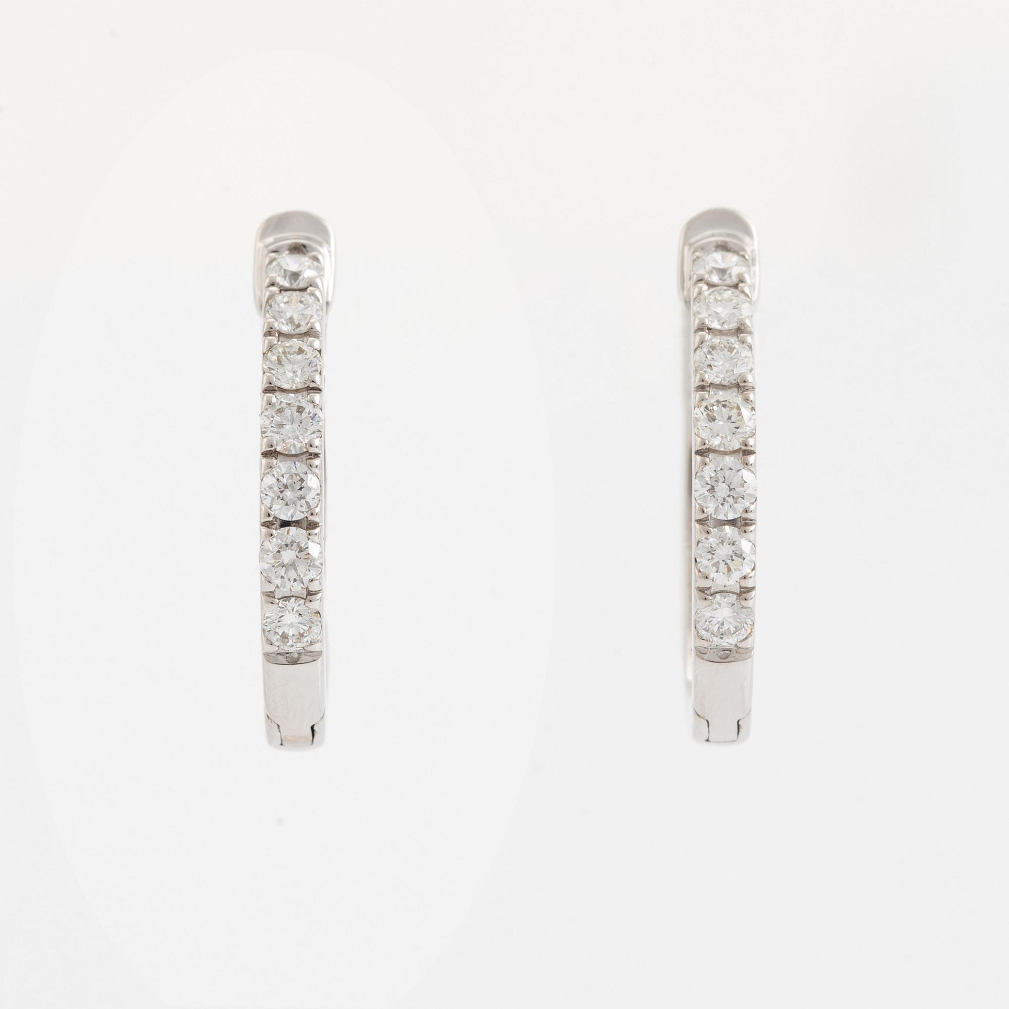 Örhängen, kreoler med briljantslipade diamanter,