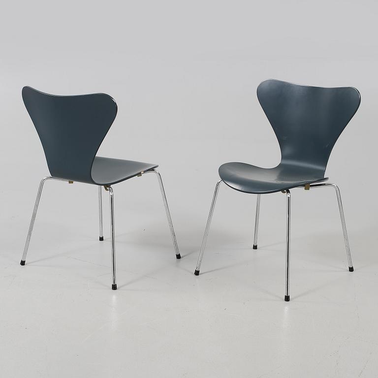 STOLAR, 6 st, "Sjuan", Arne Jacobsen, Fritz Hansen, Danmark, 1900-talets andra hälft.