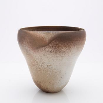 Friedl Holzer-Kjellberg, Vase, earthenware, Arabia, Finland, 1944.