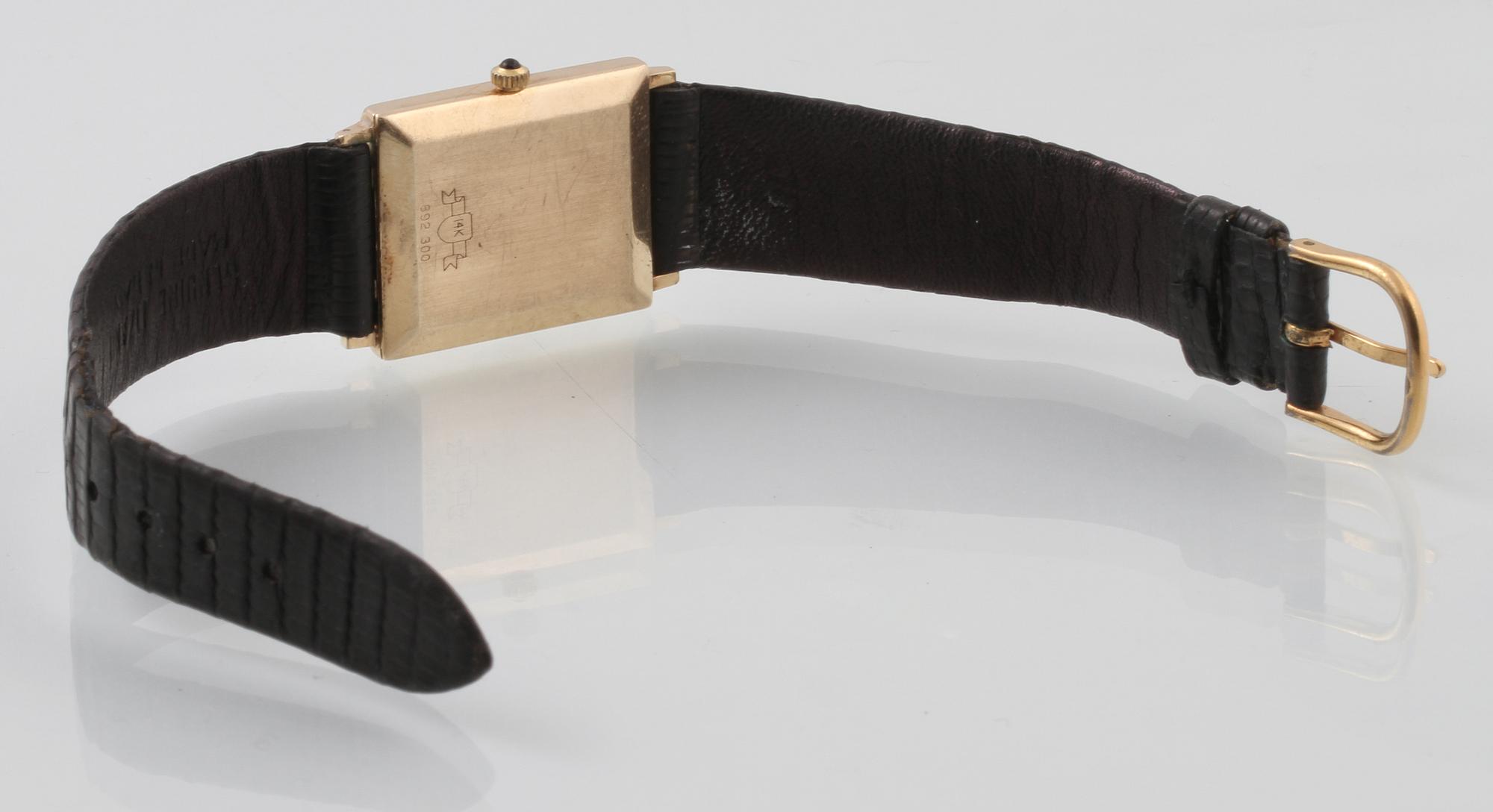 DAMARMBANDSUR, 14K guld. Vikt 21,8 gram.