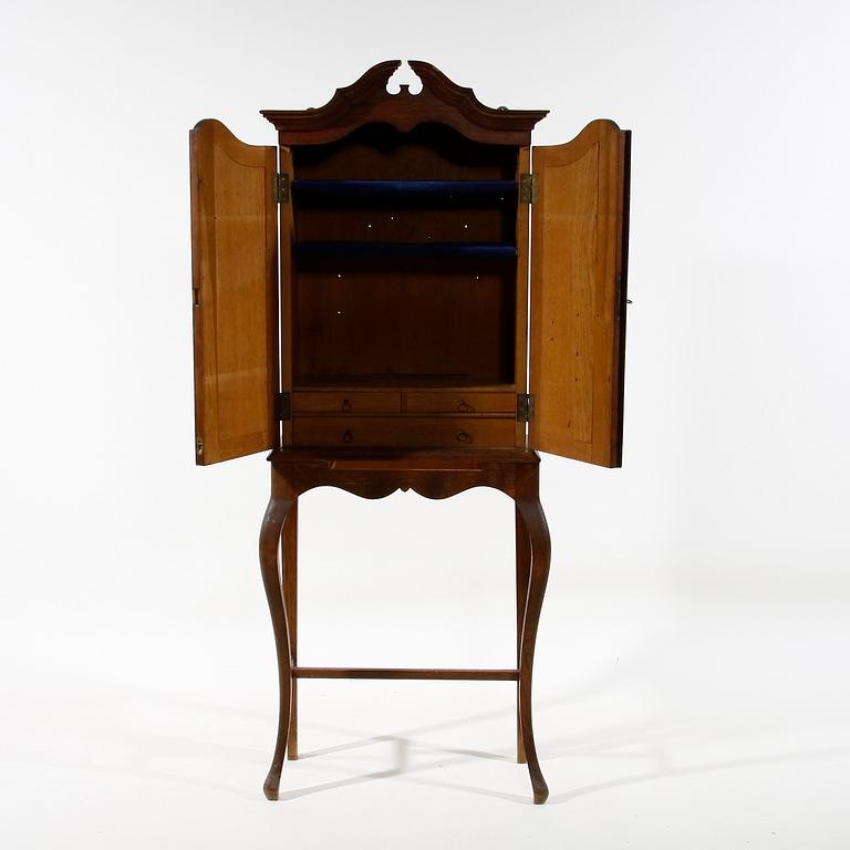 VÄGGSKÅP, 1800/1900-tal.