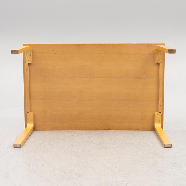Alvar Aalto, bord, modell 81B, Artek, Finland 1900-talets senare del.