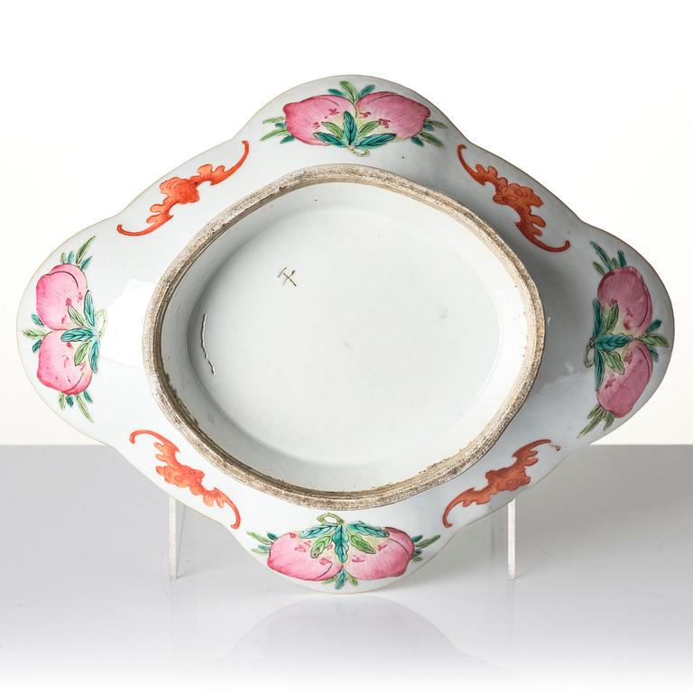 A group of three famille rose dishes, late Qing dynasty.