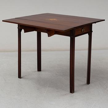 BORD med klaffar, sengustavianskt stockholmsarbete, omkring 1800.