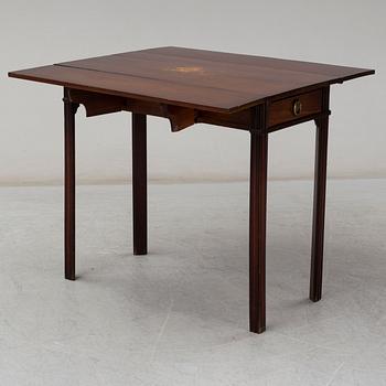 A late Gustavian mahogany dropleaf tablefrom around 1800.