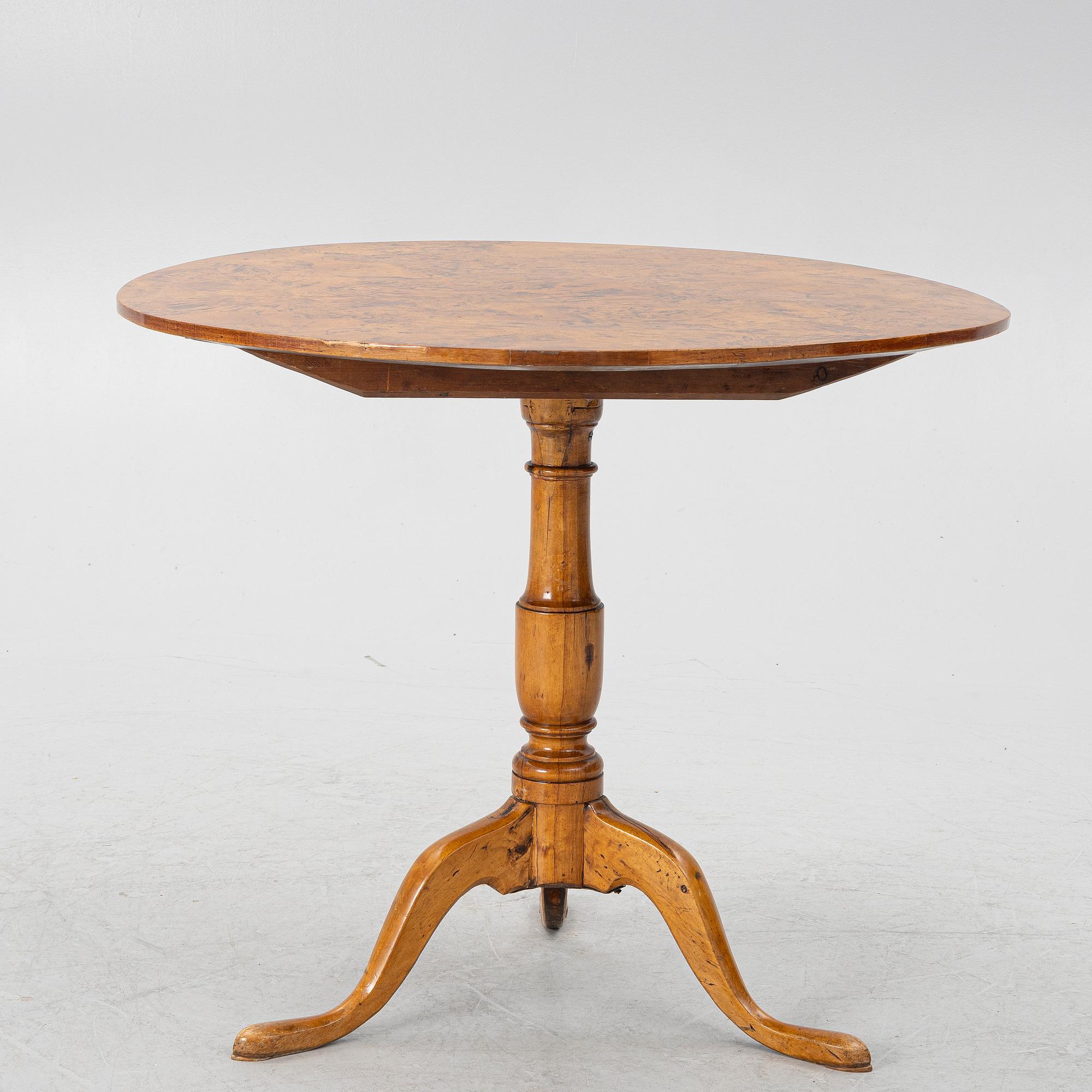 An alder root veneered tilt-table, Sweden, around 1800.