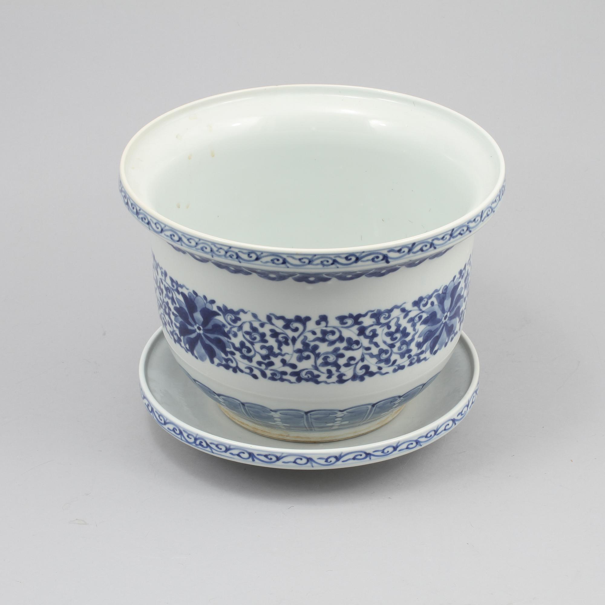 YTTERFODER med UNDERFAT, porslin, Kina, 1900-tal/modern tillverkning.