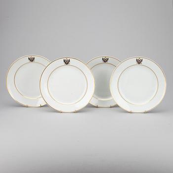 LAUTASIA, 4 kpl, posliinia, Aleksanteri II aikakausi (1855-1881). Keisarillinen Posliinitehdas, Pietari.