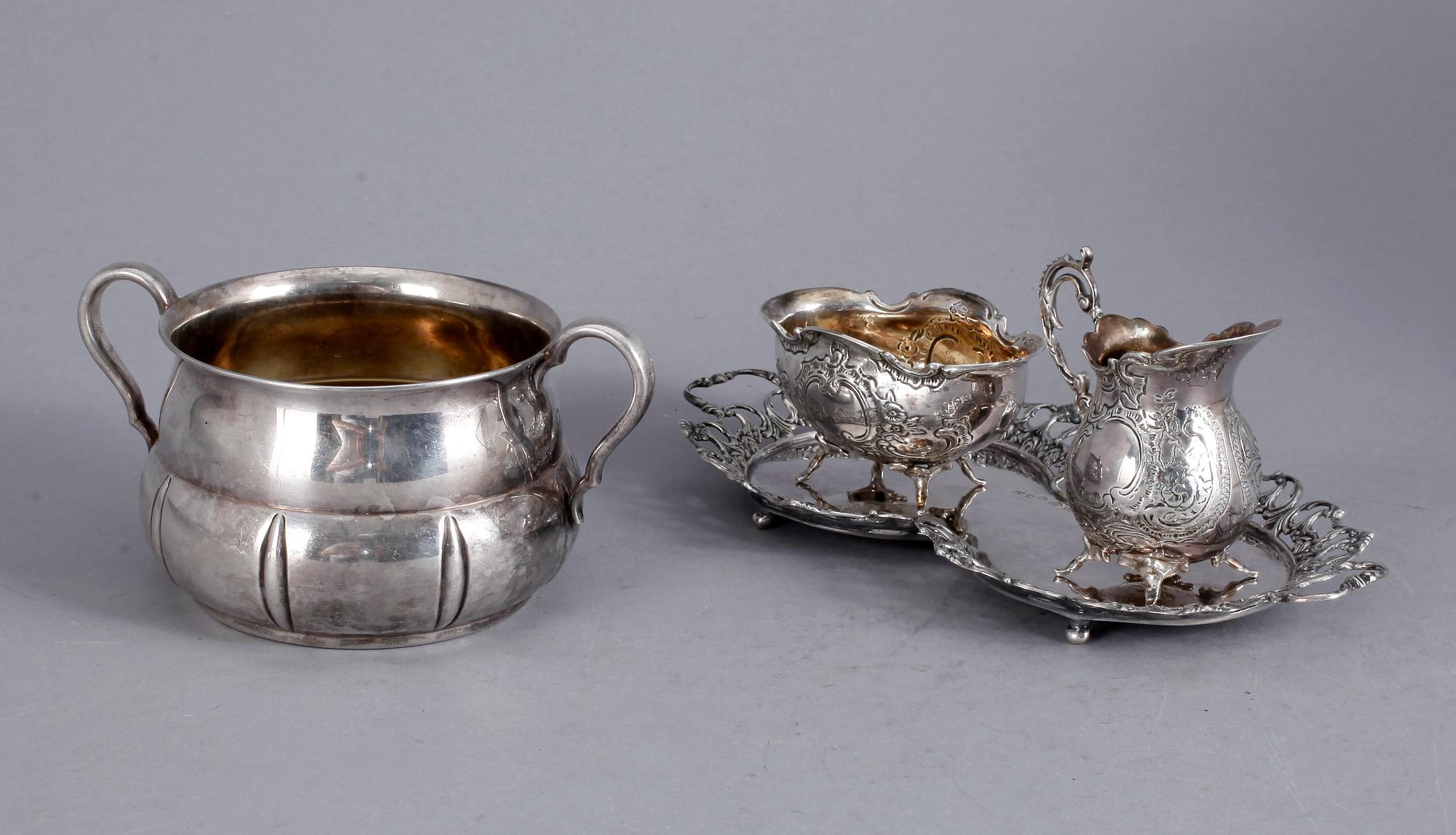 SKÅL SAMT SET FÖR SOCKER OCH GRÄDDE, silver, GAB, 1935 resp GEWE, 1957-1976. Tot ca 540 gram.