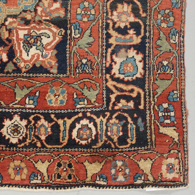 RUG. Semi-antique Sarouk. 201,5 x 127,5 cm.