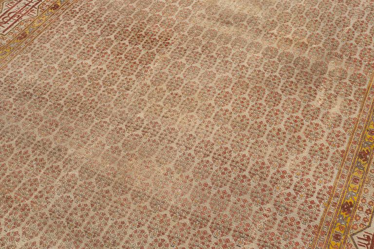 Matta, antik Täbris, nordvästa Persien , ca 372 x 280 cm.