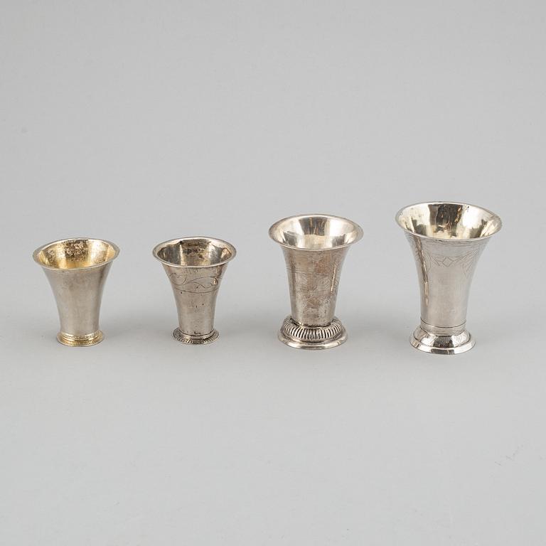 A mixed lot of four Swedish silver beakers, 1797-1818.