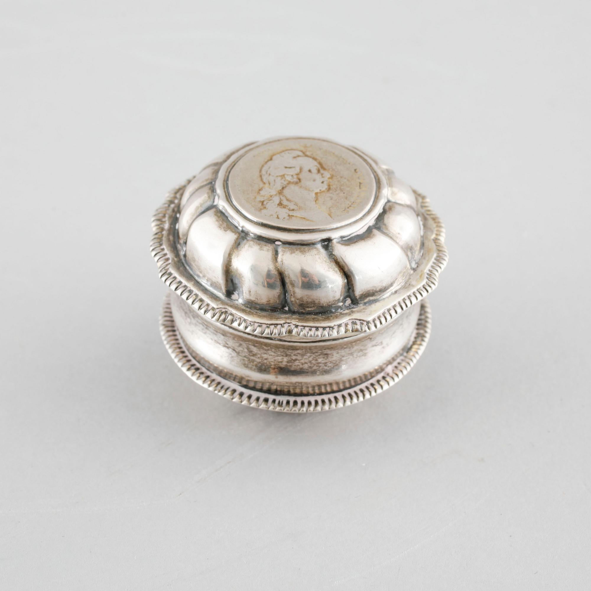 A Swedish 18th century parcel-gilt snuff-box, mark of  Anders Schotte, Uddevalla 1791.