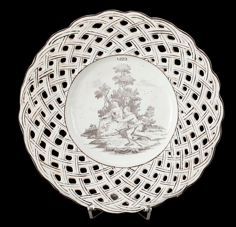 GALLERFAT, fajans. Marieberg, 1700-tal.