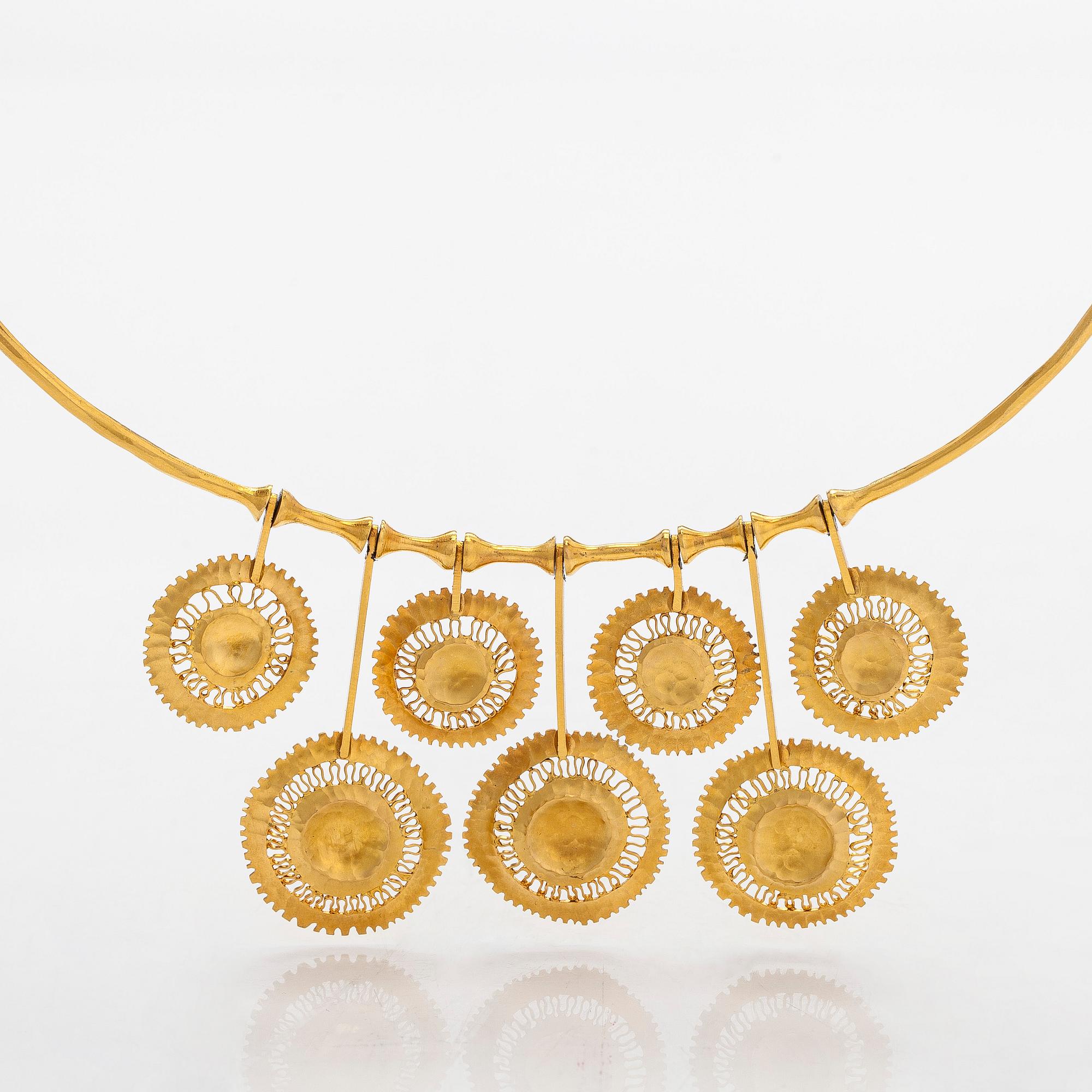 Tapio Wirkkala, a 14K gold collier, 'Viking necklace' by Westerback, Helsinki 1970.