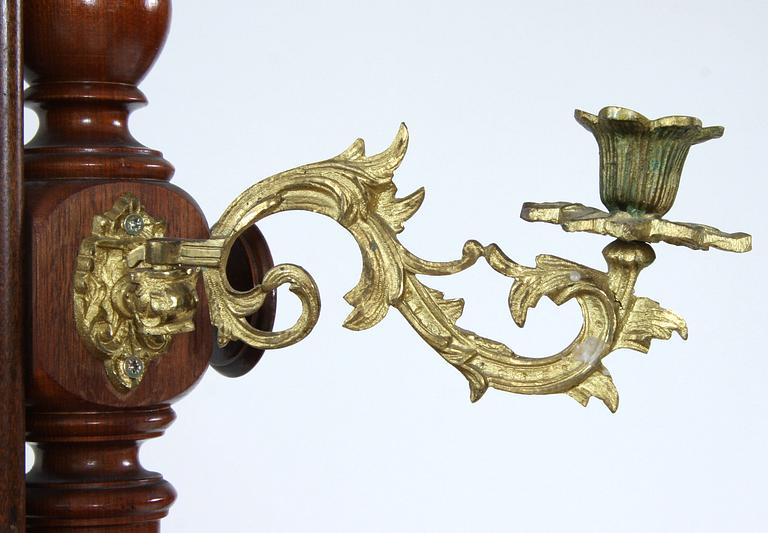 SPEGELBYRÅ, nyrenässans, 1800-talets andra hälft.