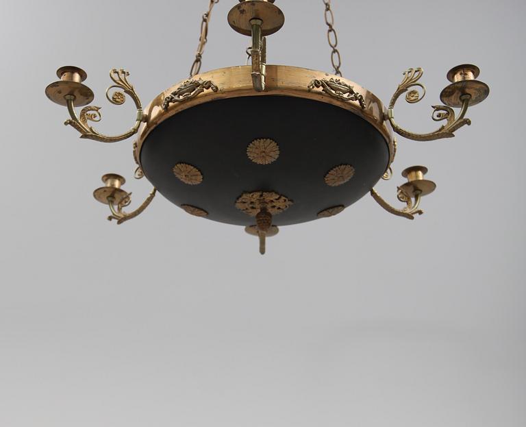 TAKAMPEL, empirestil, 1900-talets första hälft. Höjd ca 75 cm.