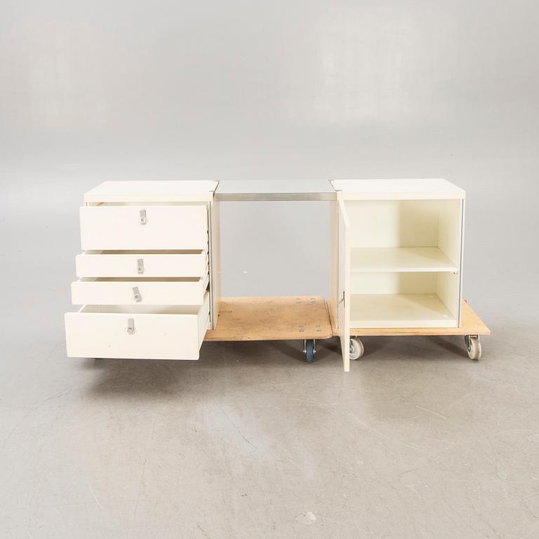 Antonio Gioia, sideboard med spegel, ur "Avanti"-serien, Dux.