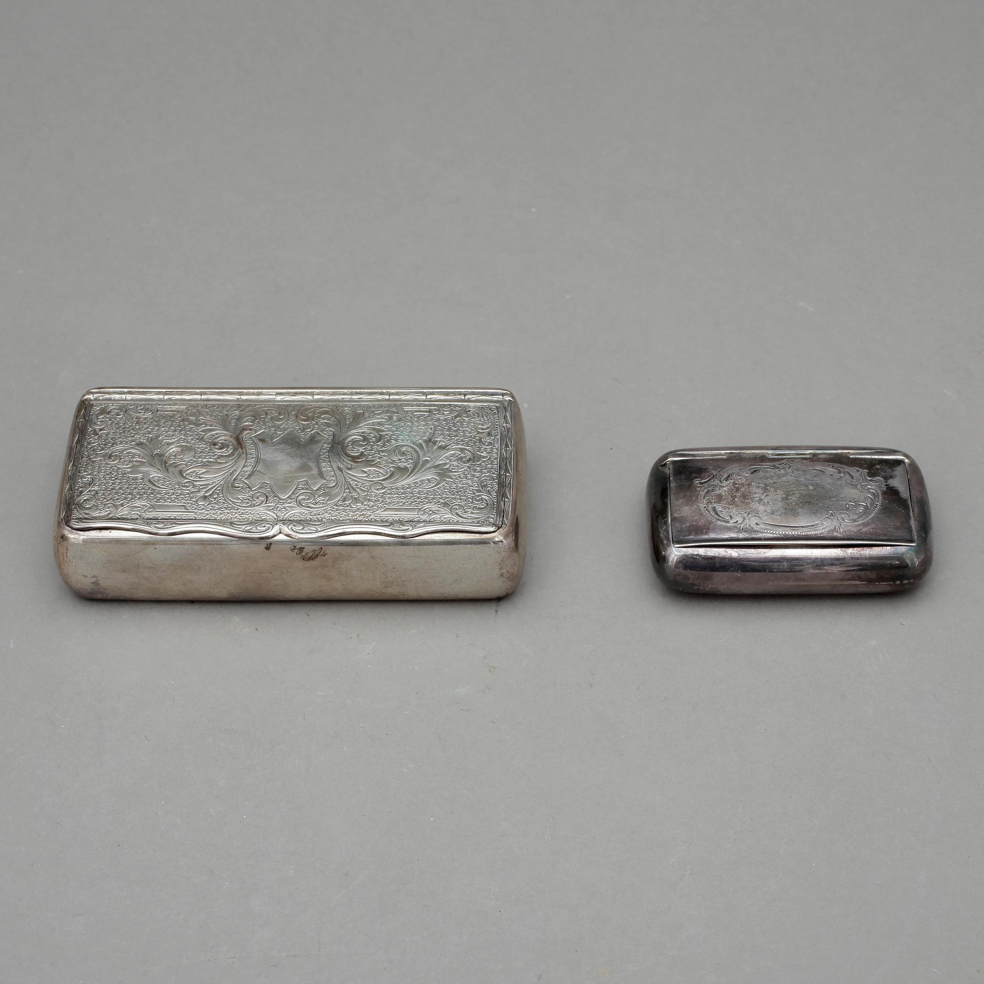 SNUSDOSOR, 2st, silver, bland annat Frans Holm & Co, Göteborg, 1878. Vikt ca 183g.