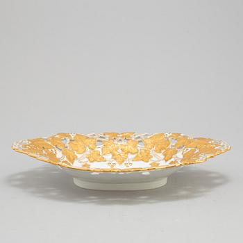 A MID 20TH CENTURY MEISSEN PORCELAIN BOWL.