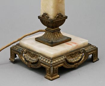 BORDSLAMPA, jugend, 1920-tal.