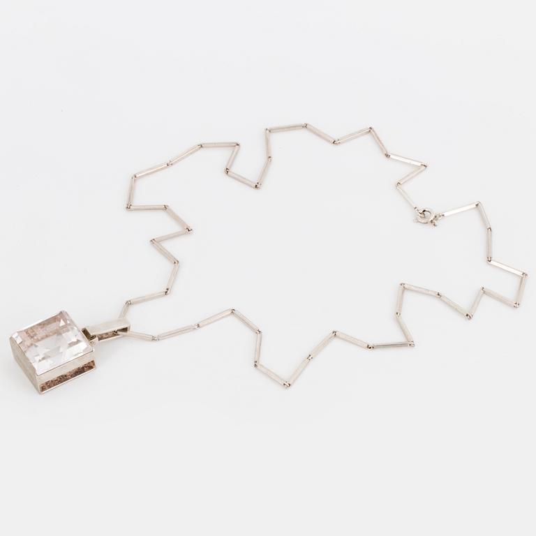 GUSTAF DAHLGREN & CO, Pendant and chain, silver and rock crystal.