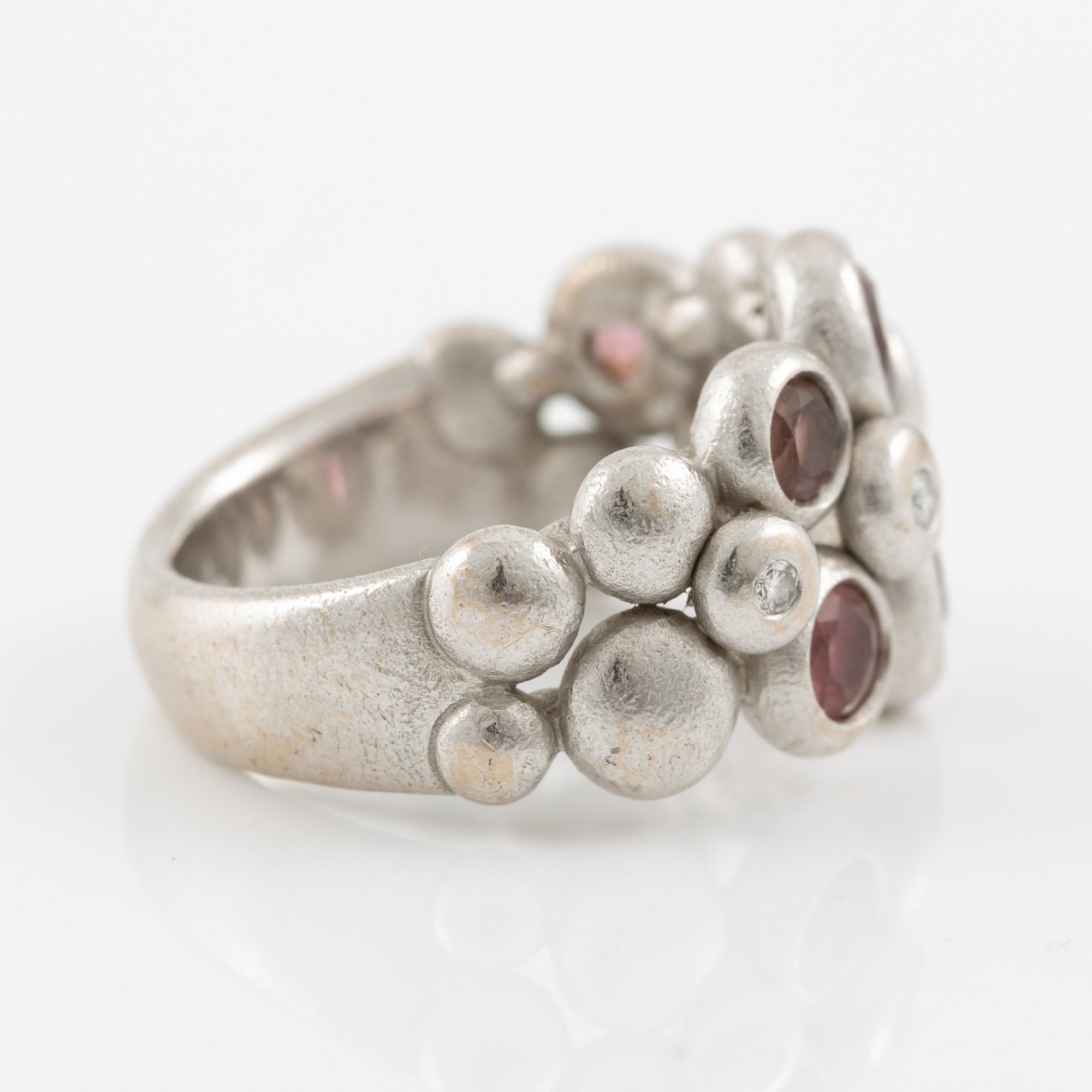 Ole Lynggaard ring "Bubbles" 18K white gold with faceted tourmalines and round brilliant-cut diamonds.