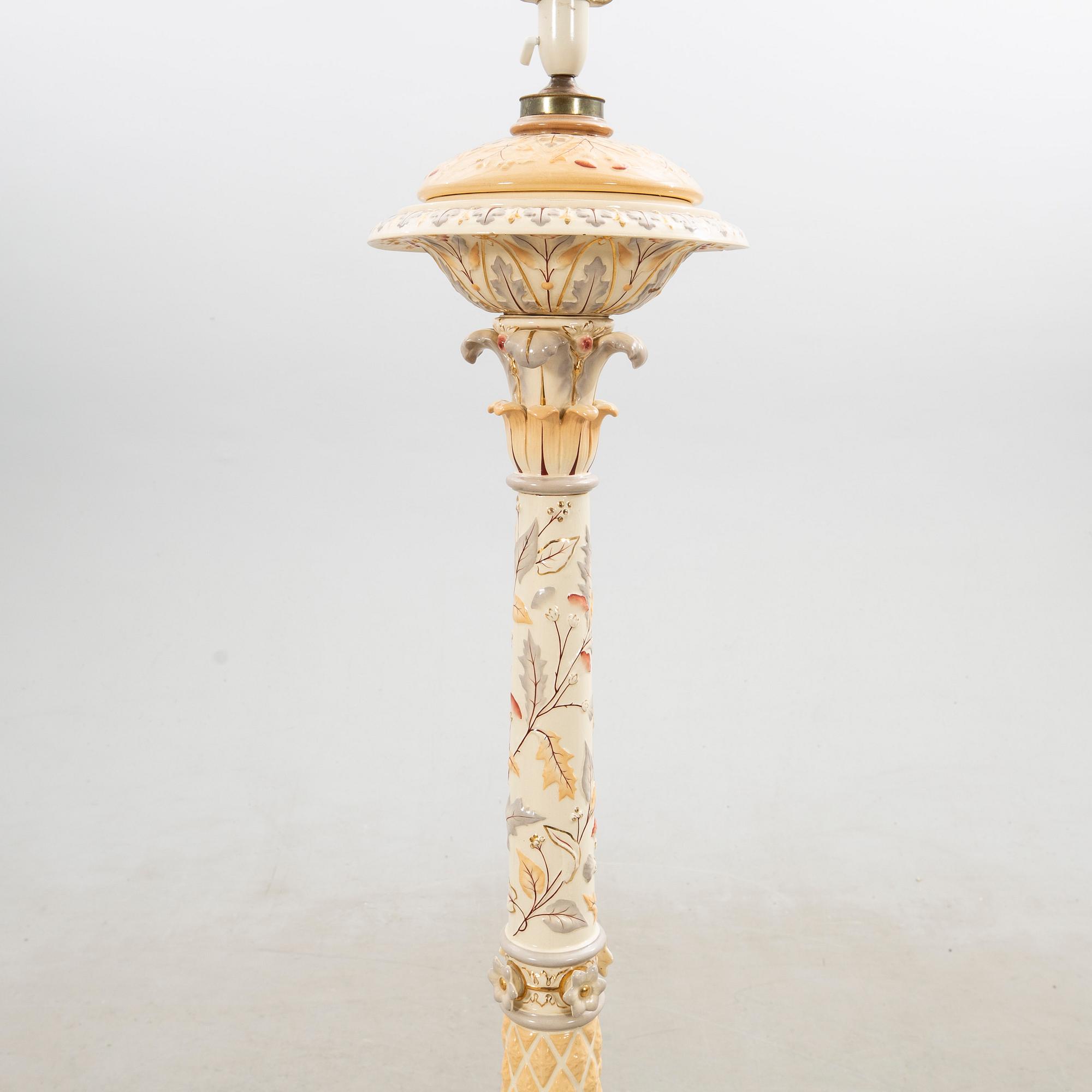 Golvlampa/Fotogenlampa Nyrenässans Rörstrand sent 1800-tal.