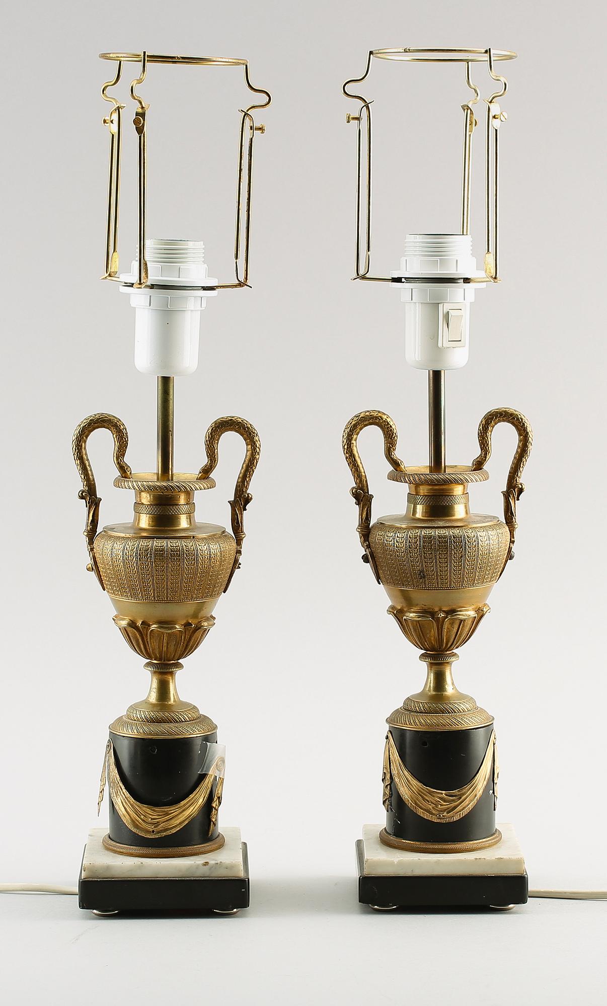 BORDSLAMPOR, 1 par, empirestil, 1900-talets första hälft.