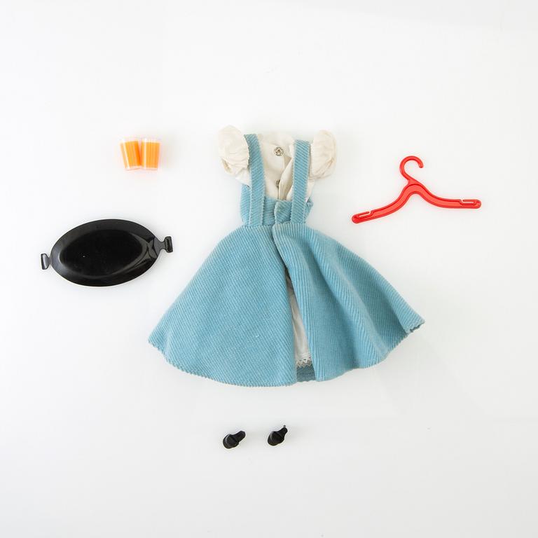 Barbie clothes 4 sets. Vintage, including "Busy Morning" Mattel 1963, "Winter Holiday", Mattel 1959-63.