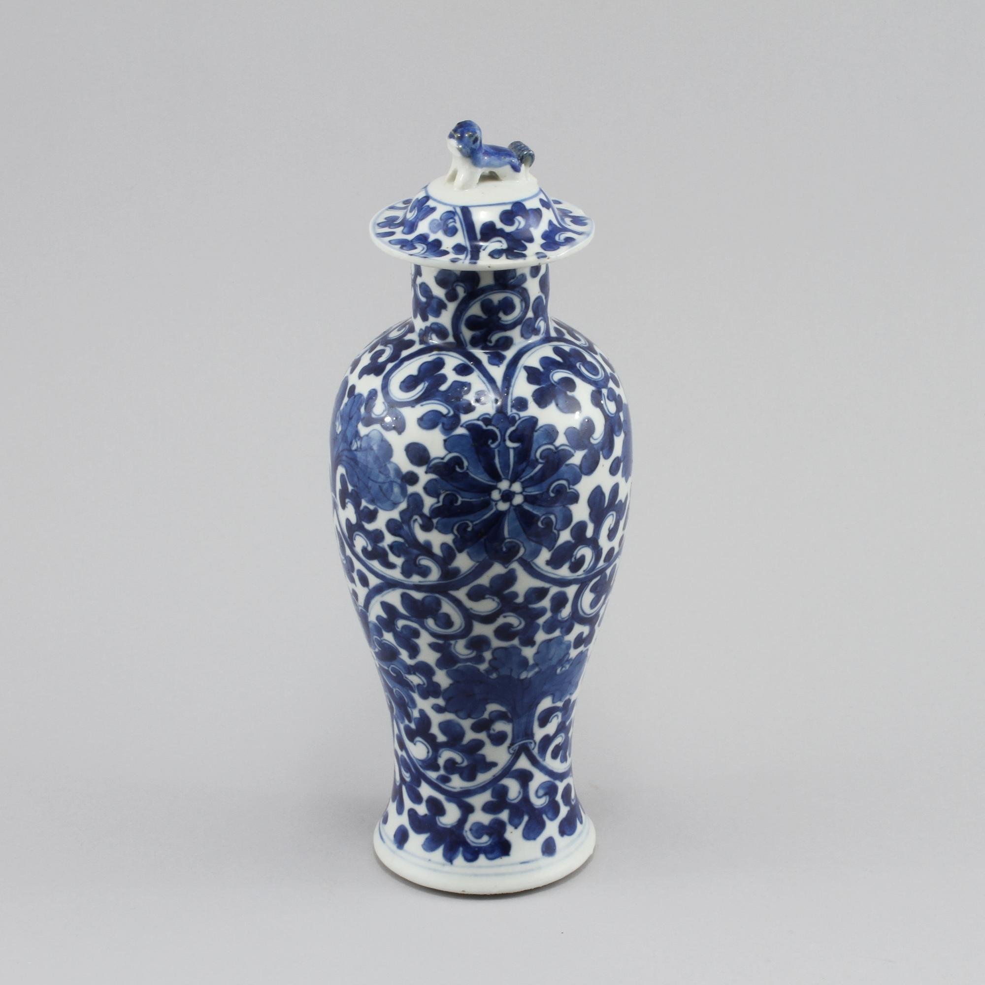 LOCKURNA, porslin, Kina, troligen 1800-tal.