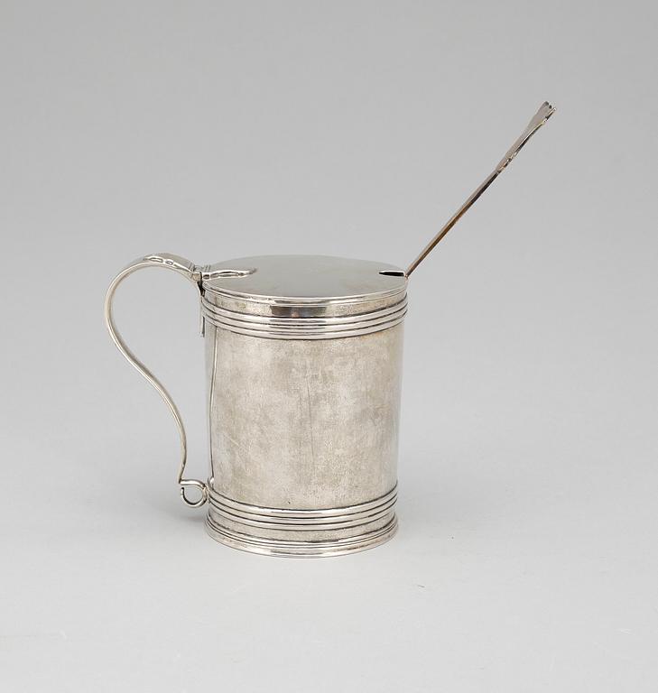 SENAPSKANNA, silver, Anders Lundqvist, Stockholm 1823. Vikt 180 g.